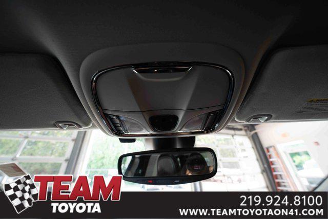 Photo of 2021 Bright White Clearcoat Jeep Cherokee