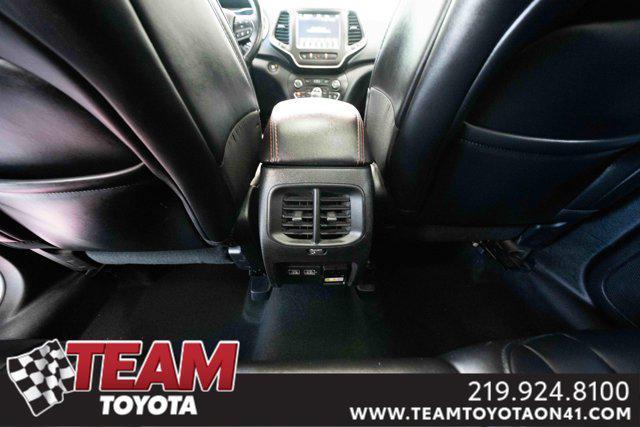 Photo of 2021 Bright White Clearcoat Jeep Cherokee