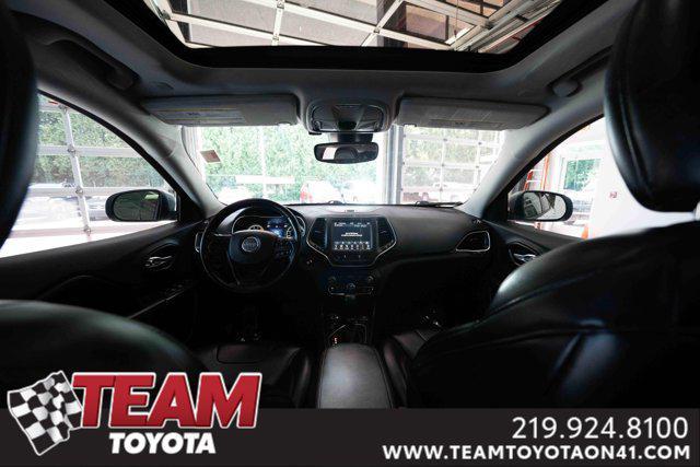 Photo of 2021 Bright White Clearcoat Jeep Cherokee