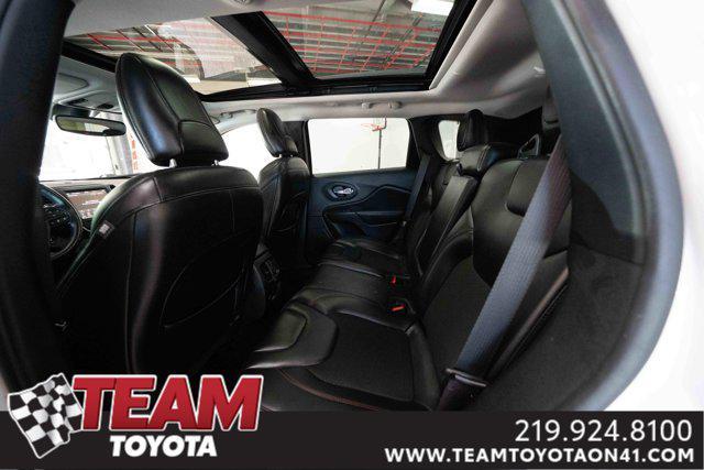 Photo of 2021 Bright White Clearcoat Jeep Cherokee