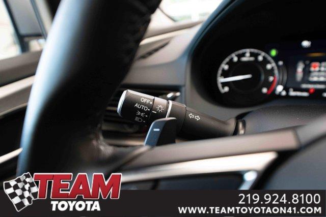 Photo of 2024 Lunar Silver Metallic Acura RDX