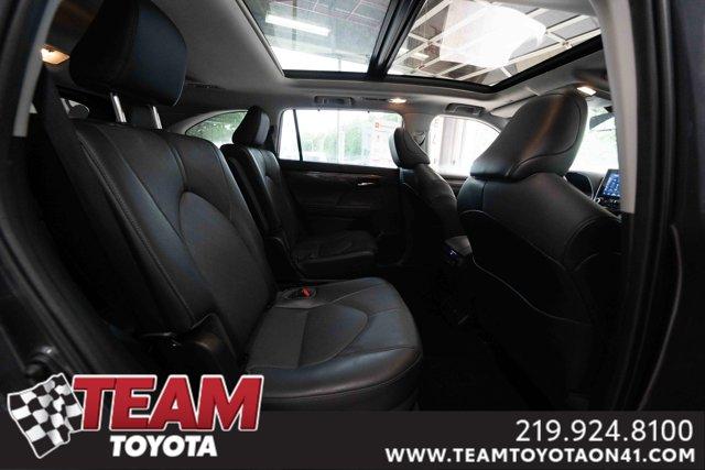 Photo of 2022 Gray Toyota Highlander
