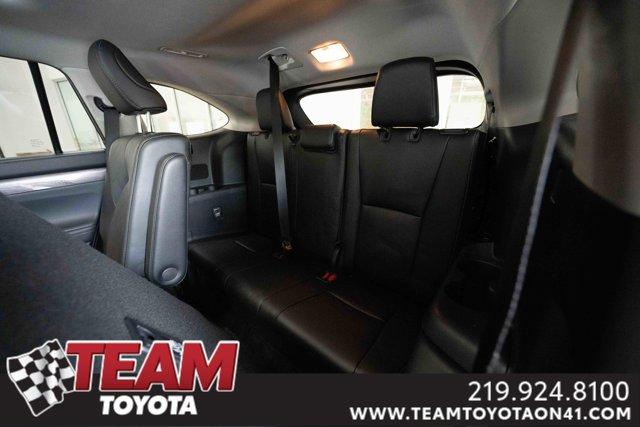 Photo of 2022 Gray Toyota Highlander