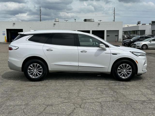 Photo of 2024 White Frost Tri-Coat Buick Enclave