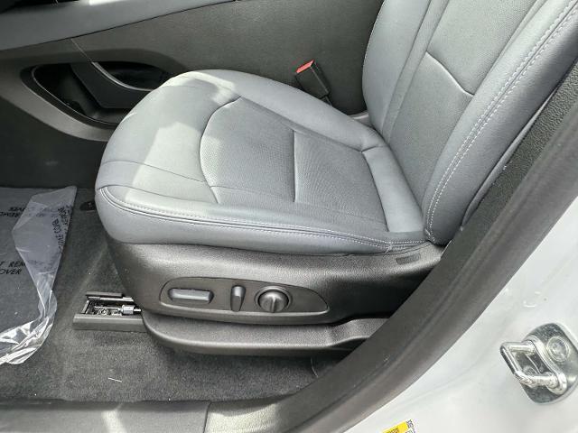 Photo of 2024 White Frost Tri-Coat Buick Enclave
