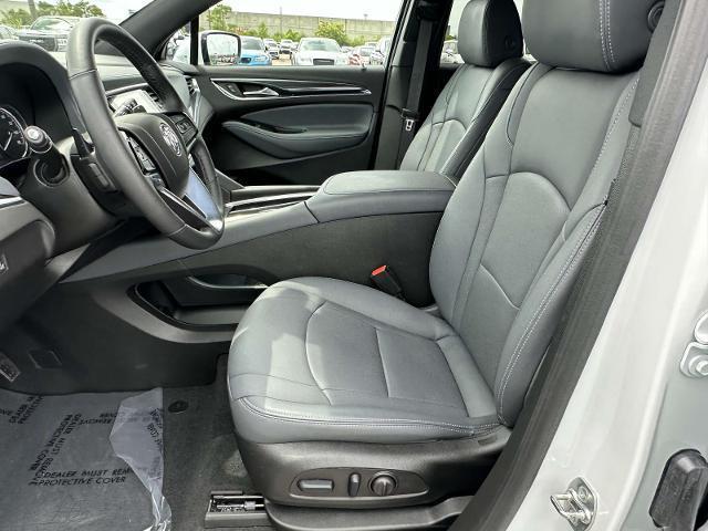 Photo of 2024 White Frost Tri-Coat Buick Enclave