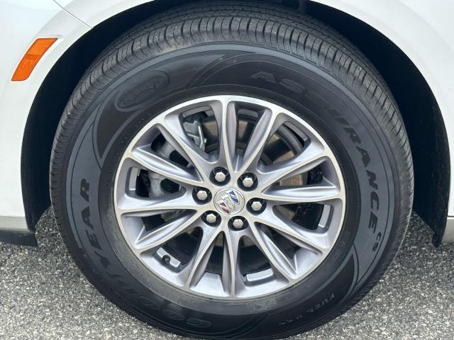 Photo of 2024 White Frost Tri-Coat Buick Enclave