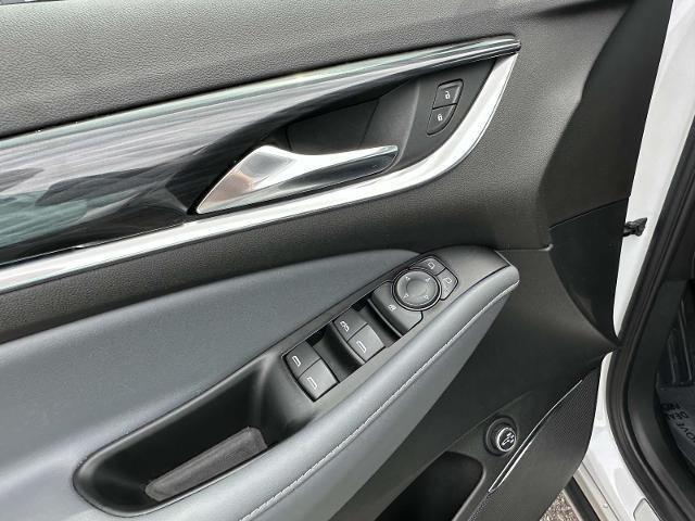 Photo of 2024 White Frost Tri-Coat Buick Enclave