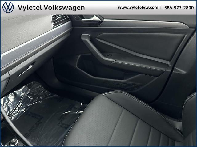 Photo of 2023 Opal White Pearl Effect Volkswagen Jetta