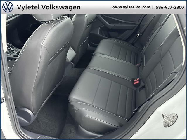 Photo of 2023 Opal White Pearl Effect Volkswagen Jetta