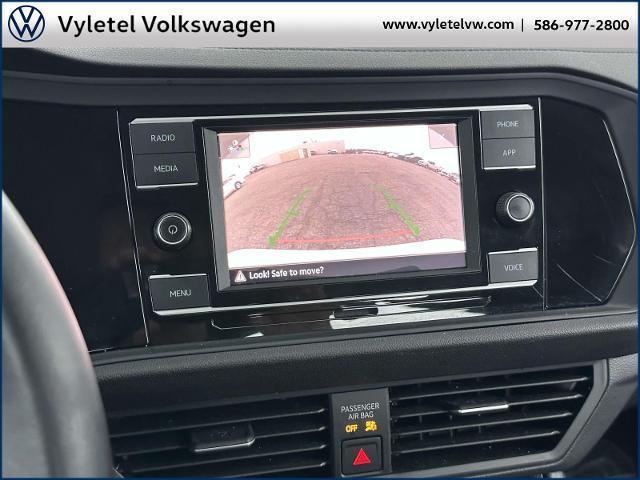 Photo of 2023 Opal White Pearl Effect Volkswagen Jetta