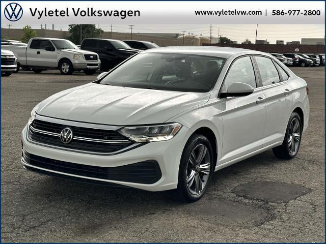 Photo of 2023 Opal White Pearl Effect Volkswagen Jetta