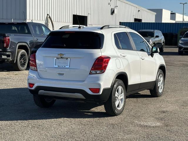 Photo of 2022 Iridescent Pearl Tricoat Chevrolet Trax