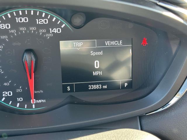 Photo of 2022 Iridescent Pearl Tricoat Chevrolet Trax