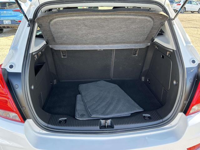 Photo of 2022 Iridescent Pearl Tricoat Chevrolet Trax