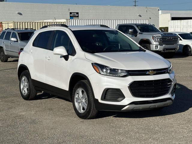 Photo of 2022 Iridescent Pearl Tricoat Chevrolet Trax