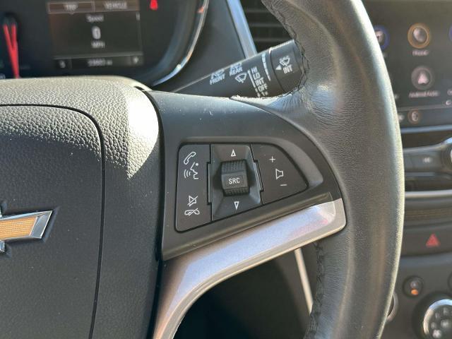Photo of 2022 Iridescent Pearl Tricoat Chevrolet Trax