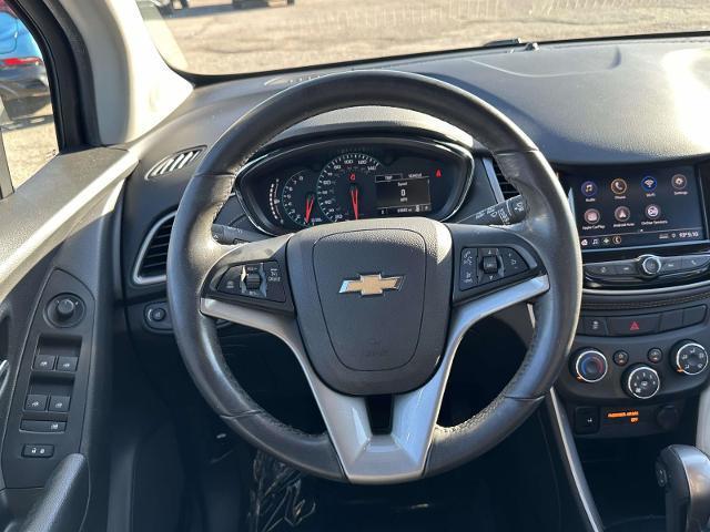 Photo of 2022 Iridescent Pearl Tricoat Chevrolet Trax