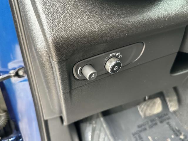 Photo of 2022 Sapphire Metallic Buick Envision