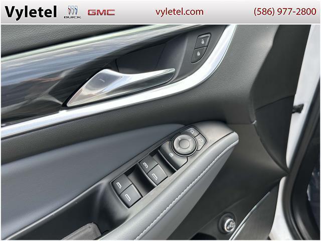 Photo of 2024 White Frost Tri-Coat Buick Enclave