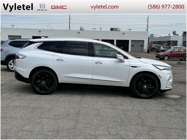 Photo of 2024 White Frost Tri-Coat Buick Enclave