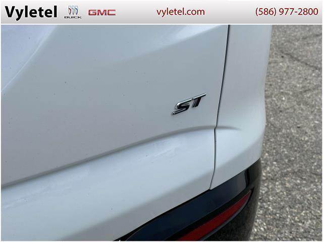 Photo of 2024 White Frost Tri-Coat Buick Enclave