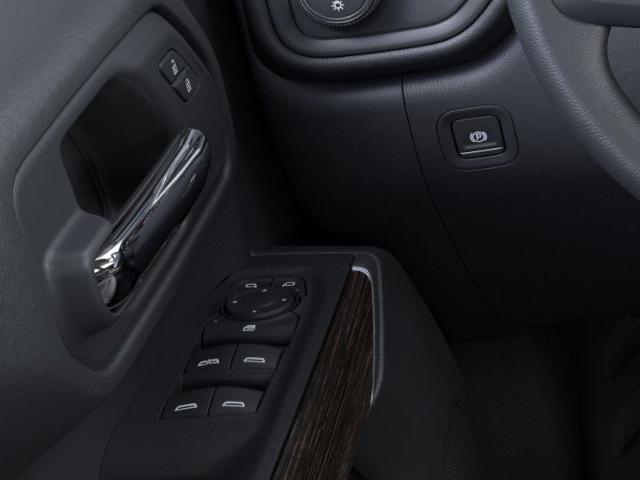 Photo of 2025 Summit White GMC Sierra 2500