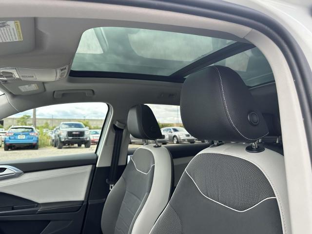 Photo of 2025 Pure White Volkswagen Taos