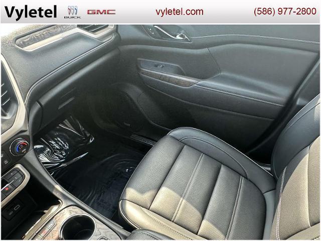 Photo of 2021 Ebony Twilight Metallic GMC Acadia