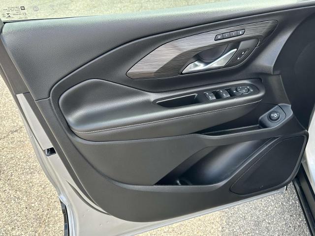 Photo of 2022 Quicksilver Metallic GMC Terrain
