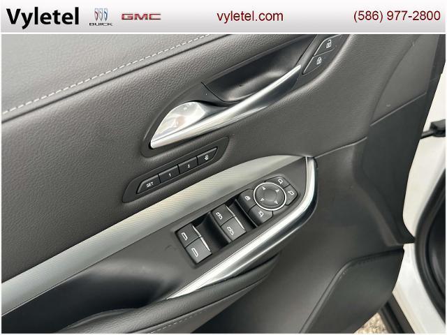 Photo of 2019 Crystal White Tri-Coat Cadillac XT4