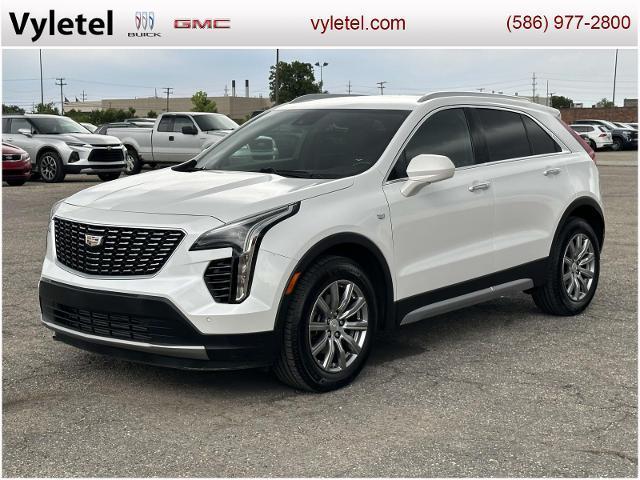 Photo of 2019 Crystal White Tri-Coat Cadillac XT4