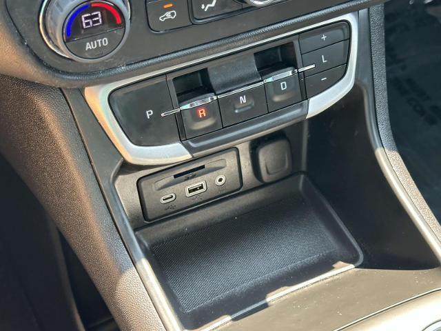 Photo of 2022 Summit White GMC Terrain