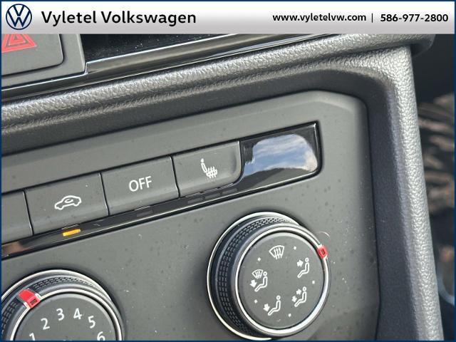 Photo of 2022 Pure White Volkswagen Taos