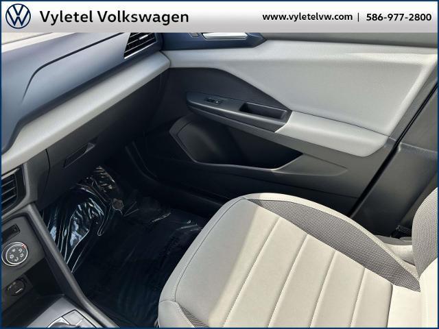Photo of 2022 Pure White Volkswagen Taos