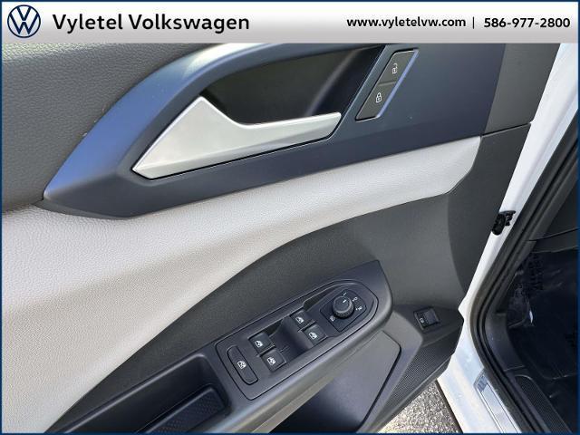 Photo of 2022 Pure White Volkswagen Taos
