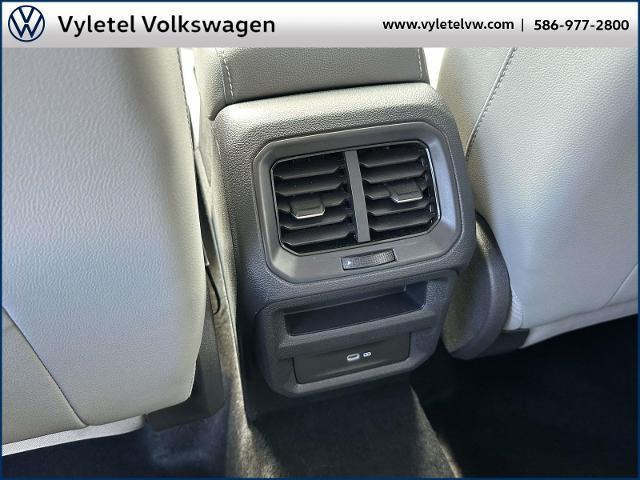 Photo of 2022 Pure White Volkswagen Taos