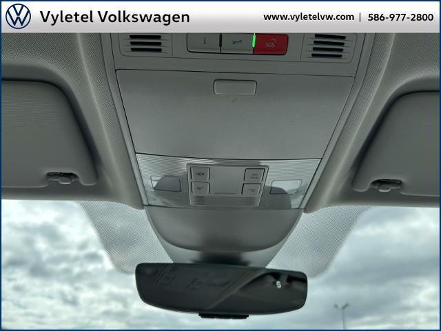 Photo of 2022 Pure White Volkswagen Taos