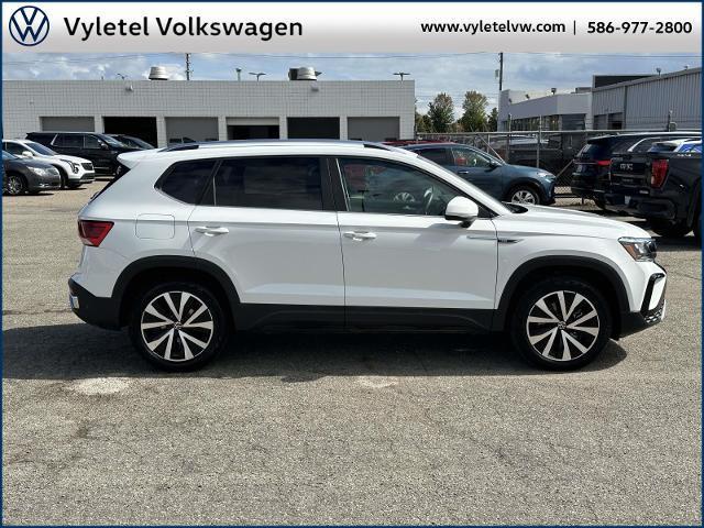 Photo of 2022 Pure White Volkswagen Taos