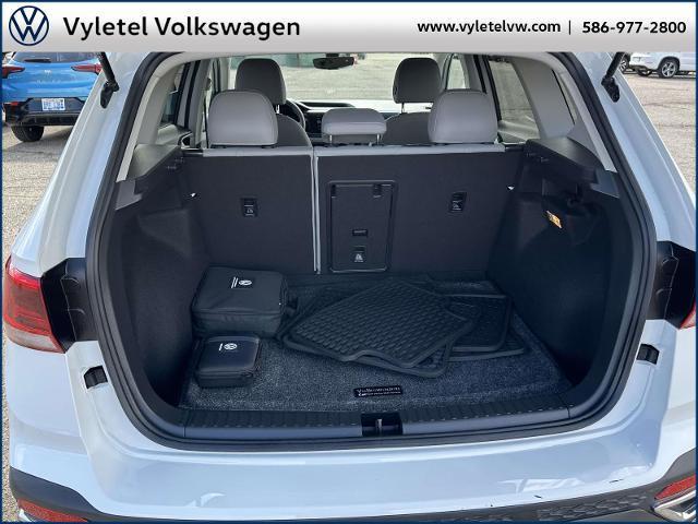 Photo of 2022 Pure White Volkswagen Taos