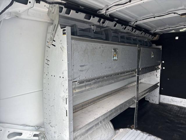 Photo of 2018 White GMC Savana 3500