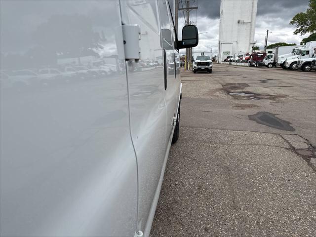 Photo of 2018 White GMC Savana 3500