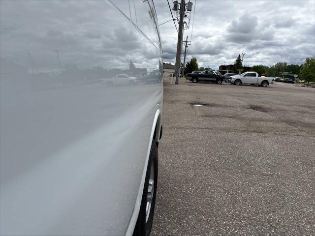 Photo of 2018 White GMC Savana 3500