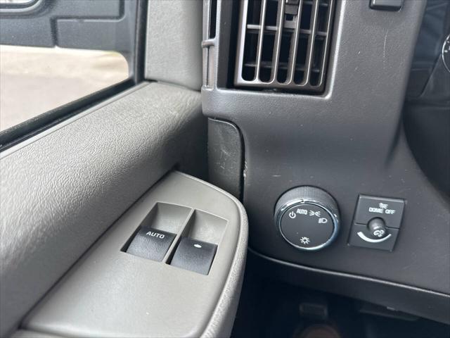 Photo of 2018 White GMC Savana 3500