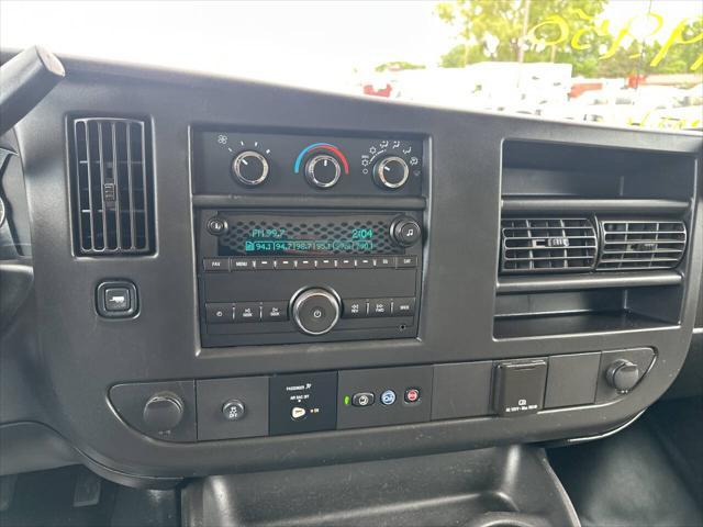 Photo of 2018 White GMC Savana 3500