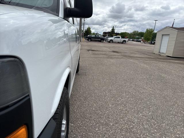Photo of 2018 White GMC Savana 3500