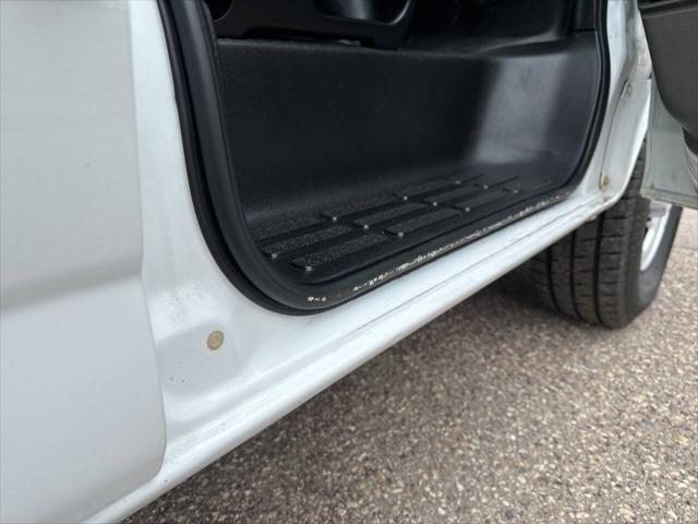 Photo of 2018 White GMC Savana 3500