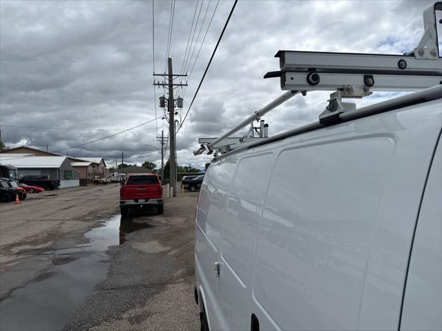 Photo of 2018 White GMC Savana 3500