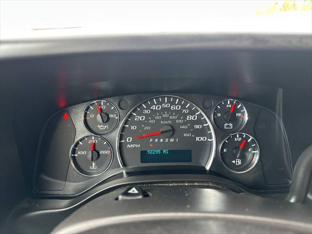 Photo of 2018 White GMC Savana 3500