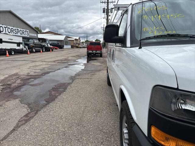 Photo of 2018 White GMC Savana 3500